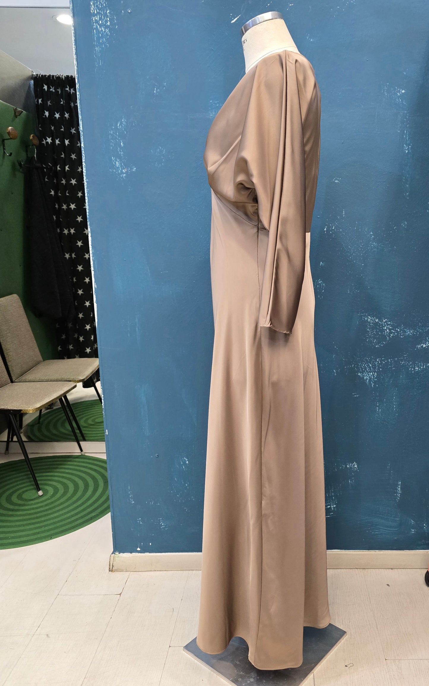 Abito Lungo Raso Scollo V Maniche 3/4