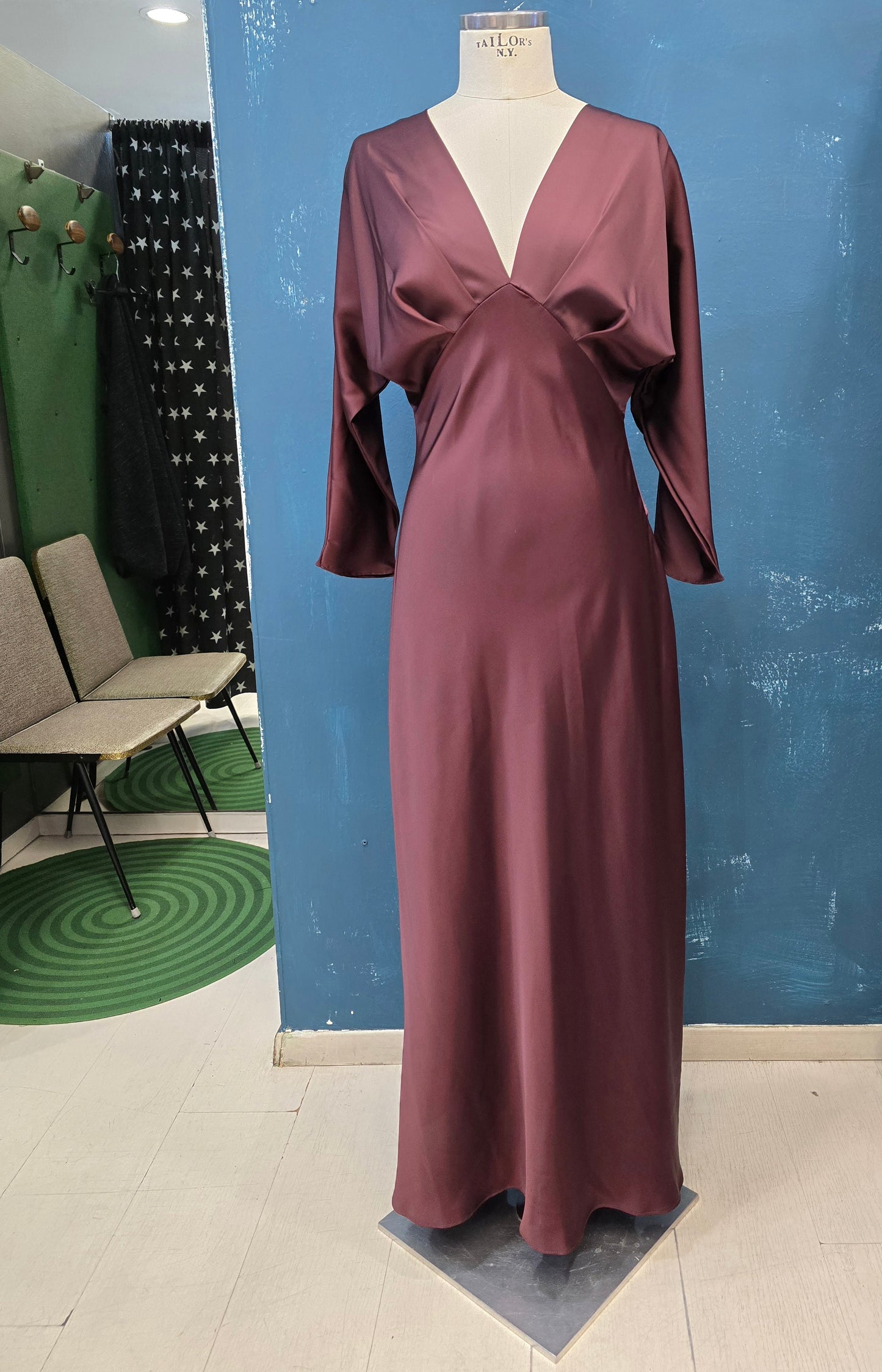 Abito Lungo Raso Scollo V Maniche 3/4