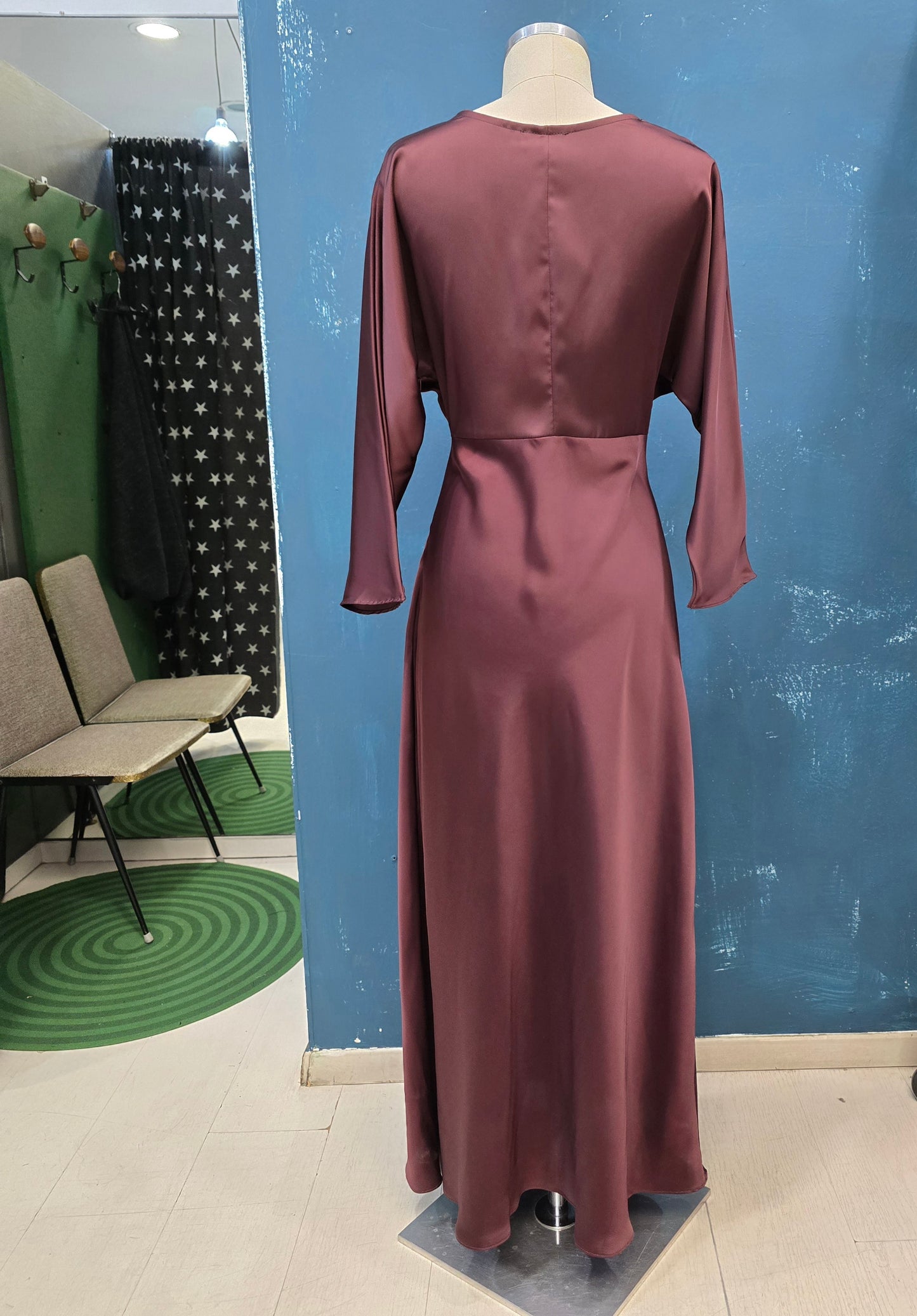 Abito Lungo Raso Scollo V Maniche 3/4