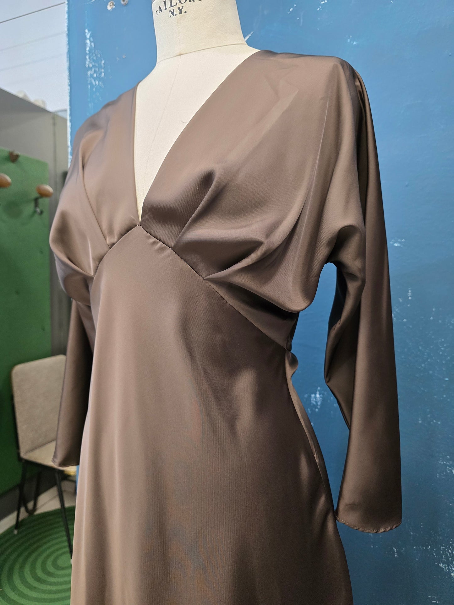 Abito Lungo Raso Scollo V Maniche 3/4