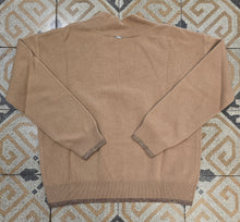 Carica l&#39;immagine nel visualizzatore di Gallery, Maglia 100% Lana Scollo V Camel Taglia S

