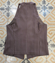 Carica l&#39;immagine nel visualizzatore di Gallery, Gilet Gessato Marrone Abbottonato
