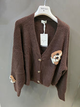 Carica l&#39;immagine nel visualizzatore di Gallery, Cardigan Coste Ricamo Cane

