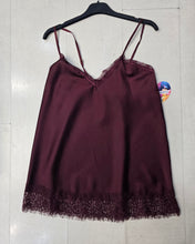 Carica l&#39;immagine nel visualizzatore di Gallery, Top Raso Rifiniture Pizzo Spalline Regolabili
