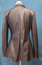 Carica l&#39;immagine nel visualizzatore di Gallery, Giacca Ecopelle Avvitata Marrone
