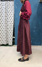 Carica l&#39;immagine nel visualizzatore di Gallery, Jumpsuit Ciniglia Smanicata Pantalone Largo
