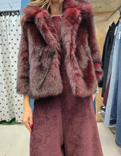 Carica l&#39;immagine nel visualizzatore di Gallery, Ecopelliccia Bordeaux Taglia 42-46
