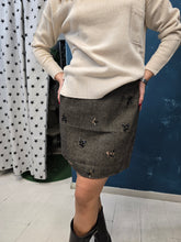 Carica l&#39;immagine nel visualizzatore di Gallery, Minigonna Spigata Paillettes Marrone
