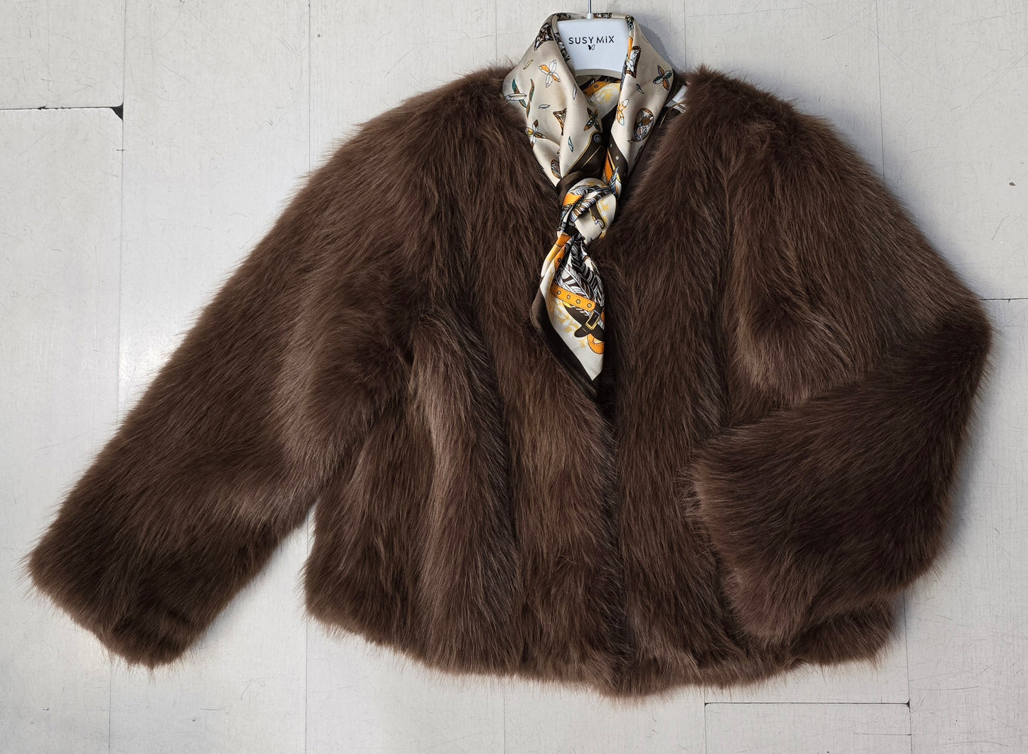 Pelliccia Ecologica Corta Senza Collo Foulard