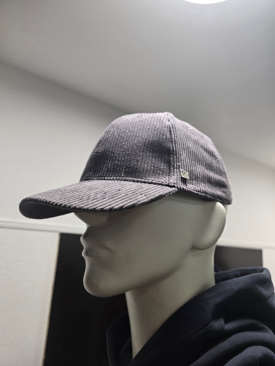 Cappello Velluto Millerighe con Tesa