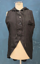 Carica l&#39;immagine nel visualizzatore di Gallery, Gilet con Cappuccio Nero
