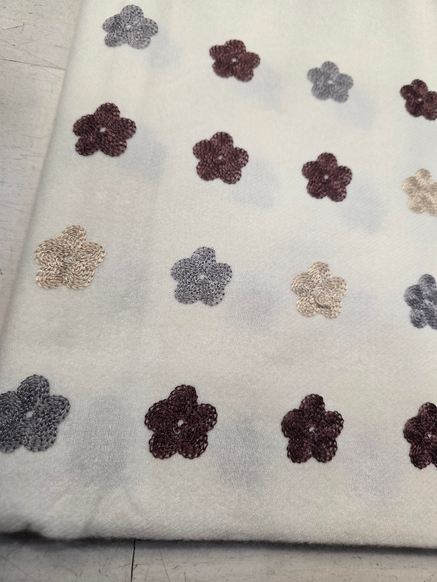 Stola fiori ricamati