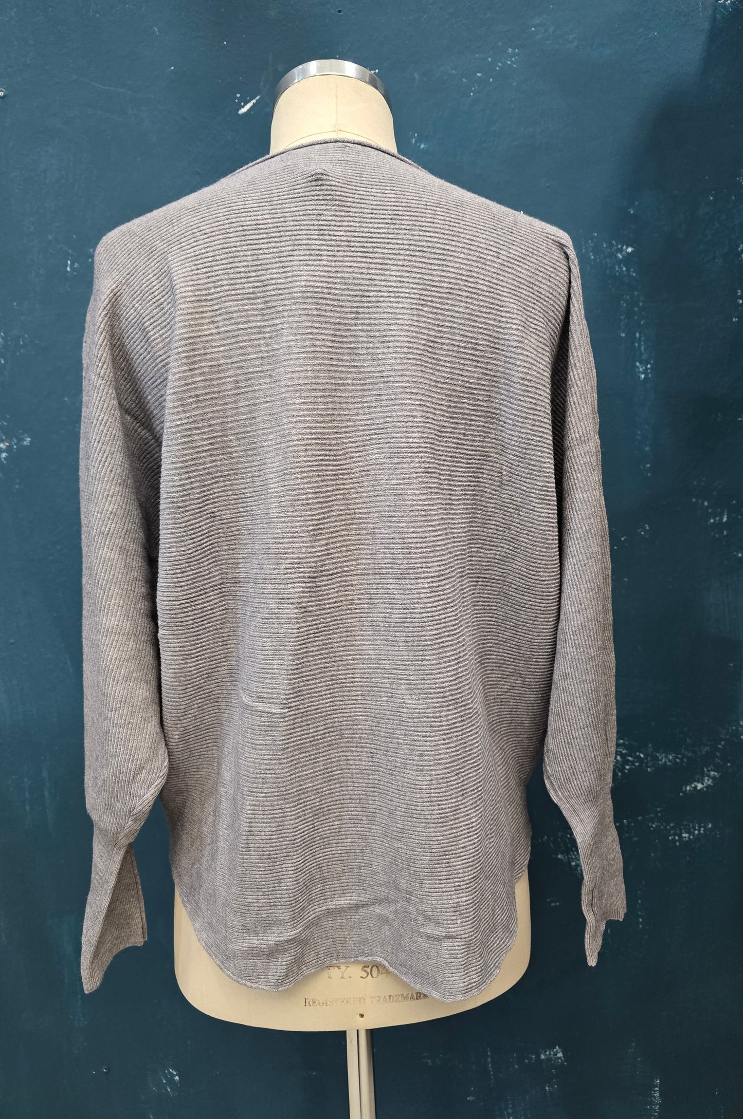 Maglia modello kimono dettaglio frange