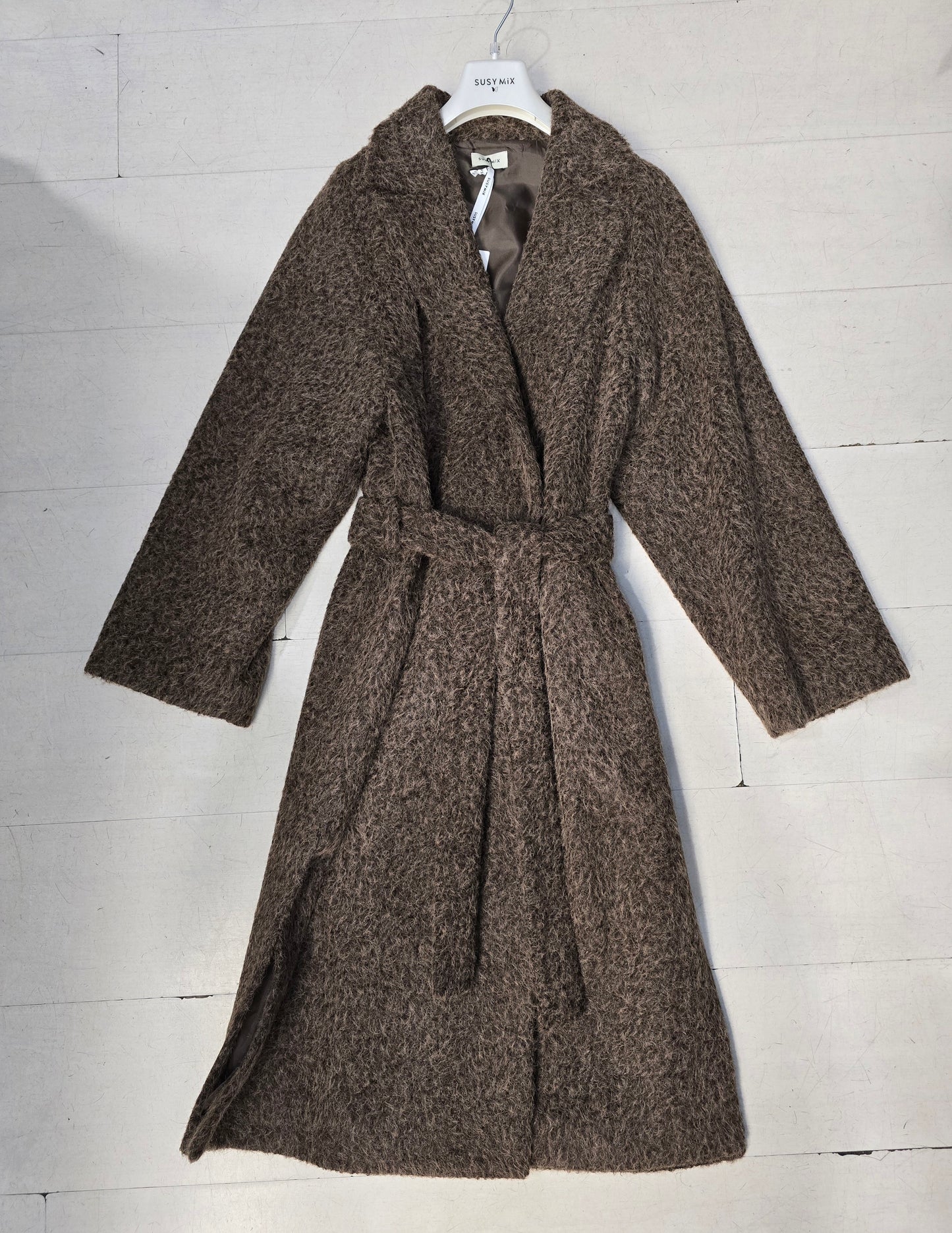 Cappotto Lungo Allacciato in Vita