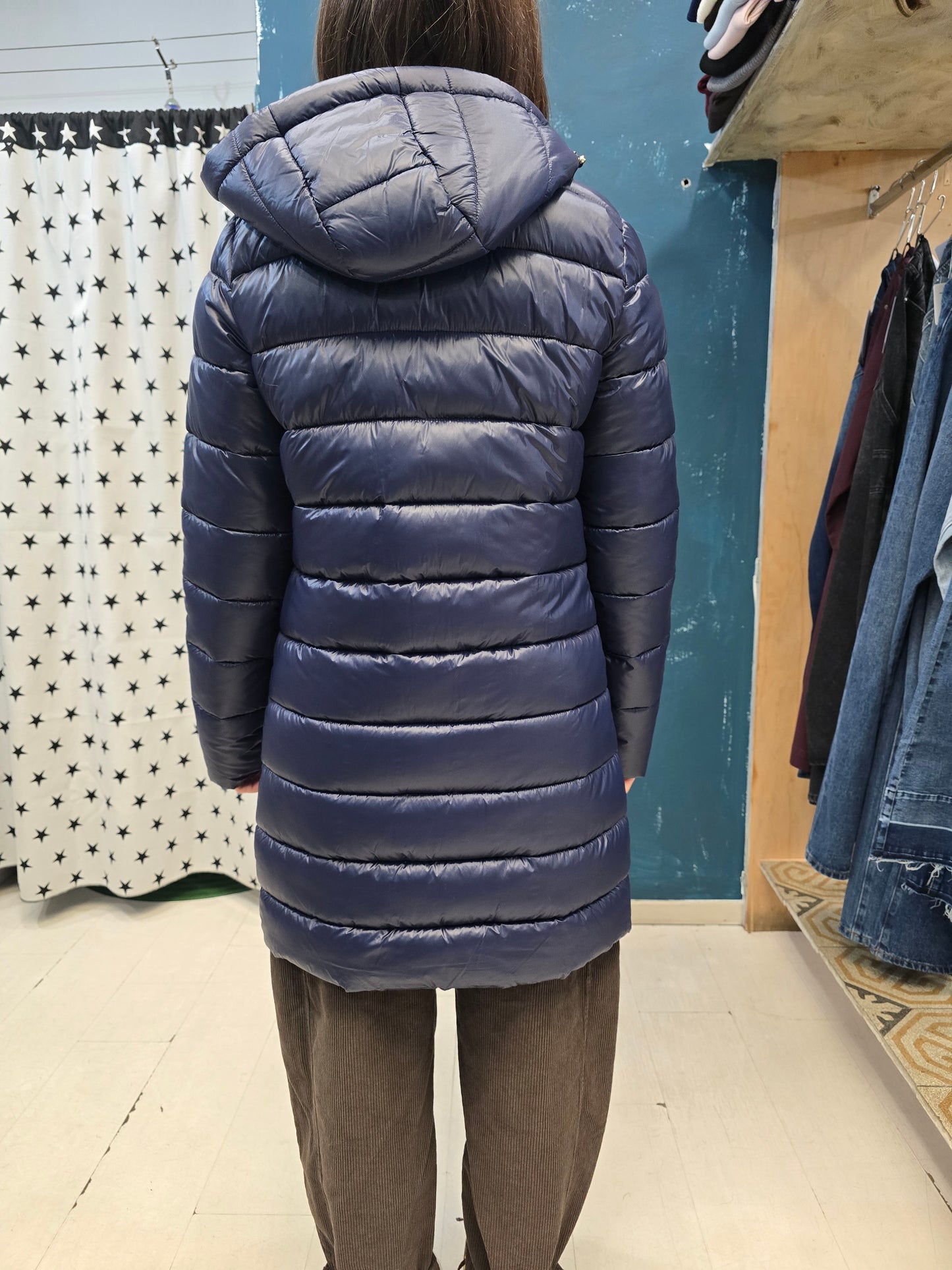 Piumino Ecologico Cappuccio Taglio Avvitato Ginocchio Zip Doppio Cursore