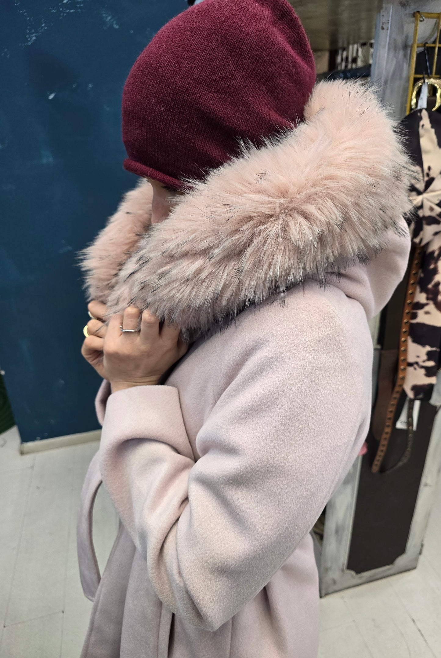 Cappotto 3/4 Allacciato Vita Cappuccio Pelliccia Rosa