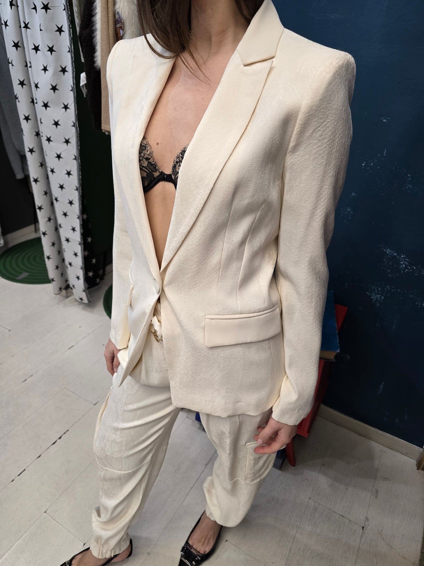 Blazer Raso Operato Tono Tono Avorio Appoggiato Taglia 42