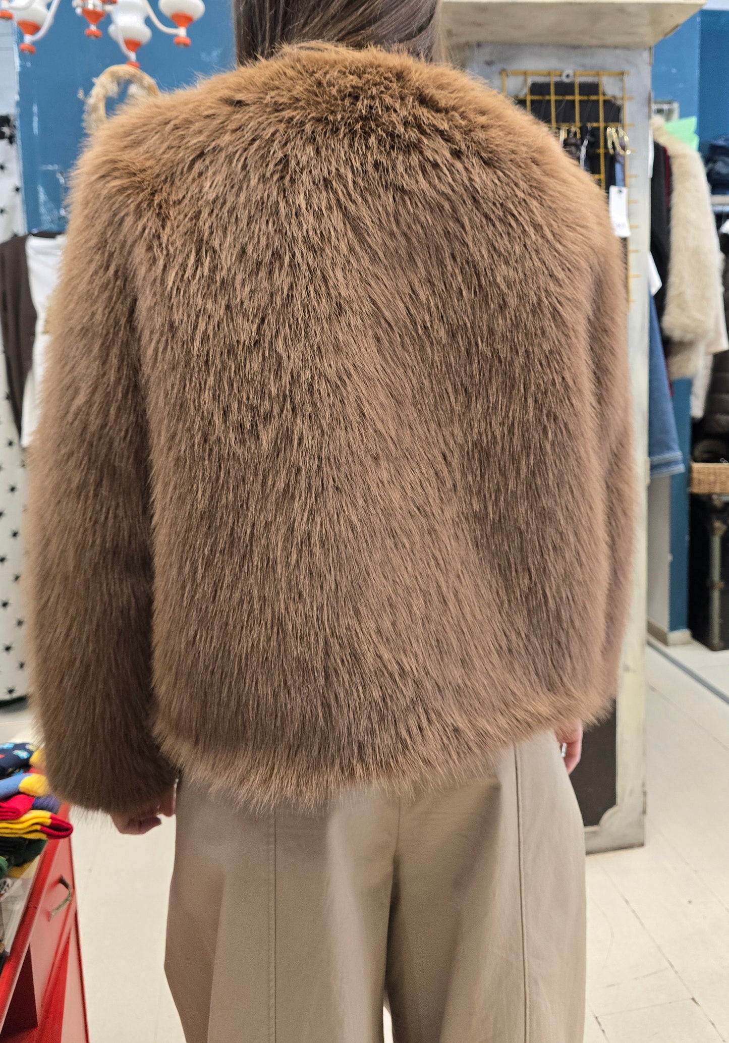 Pelliccia Ecologica Corta Senza Collo Foulard