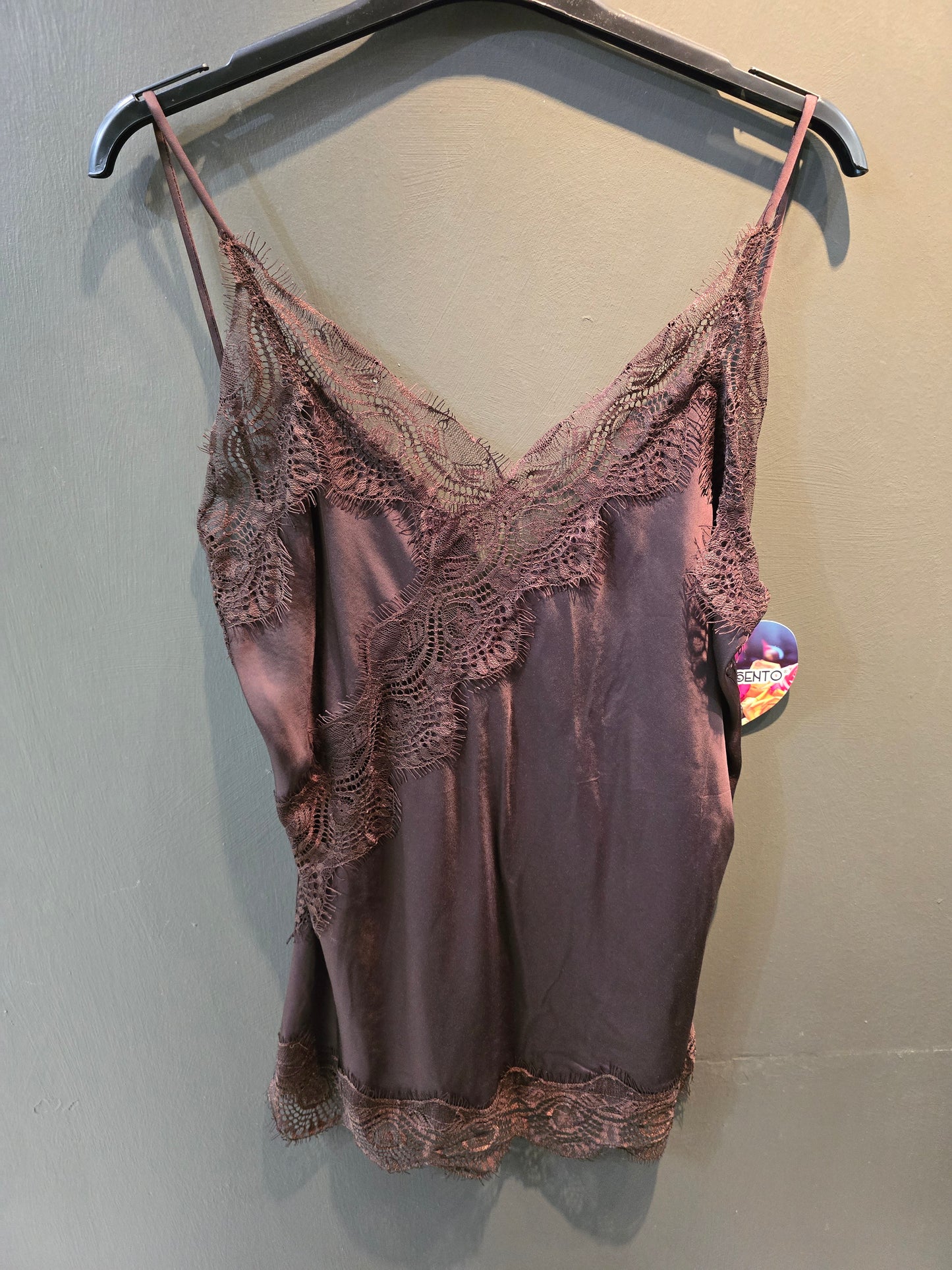 Top Donna Raso Pizzo